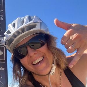 Meet your Posher, Dena